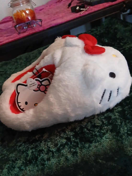 Hello Kitty Other - Hello Kitty White Plush Slipper with Red Bow Accent NEVER WORN